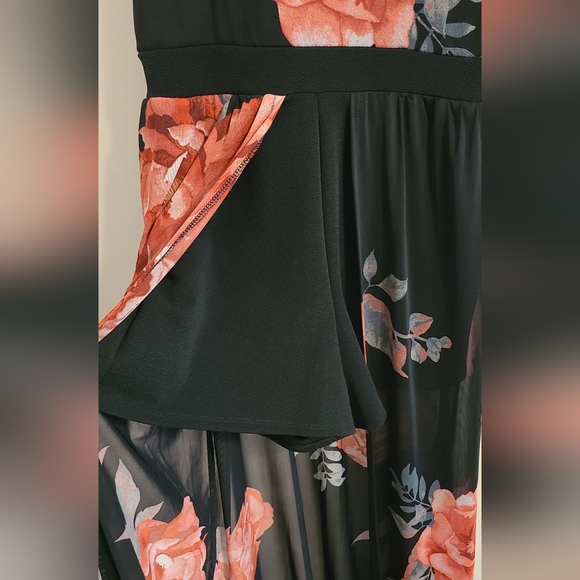 No Boundaries Floral Shorts Romper Dress - Picture 2 of 4